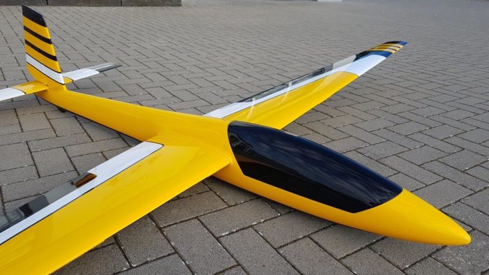Swift S-1 Tomahawk gelb schwarz weiß